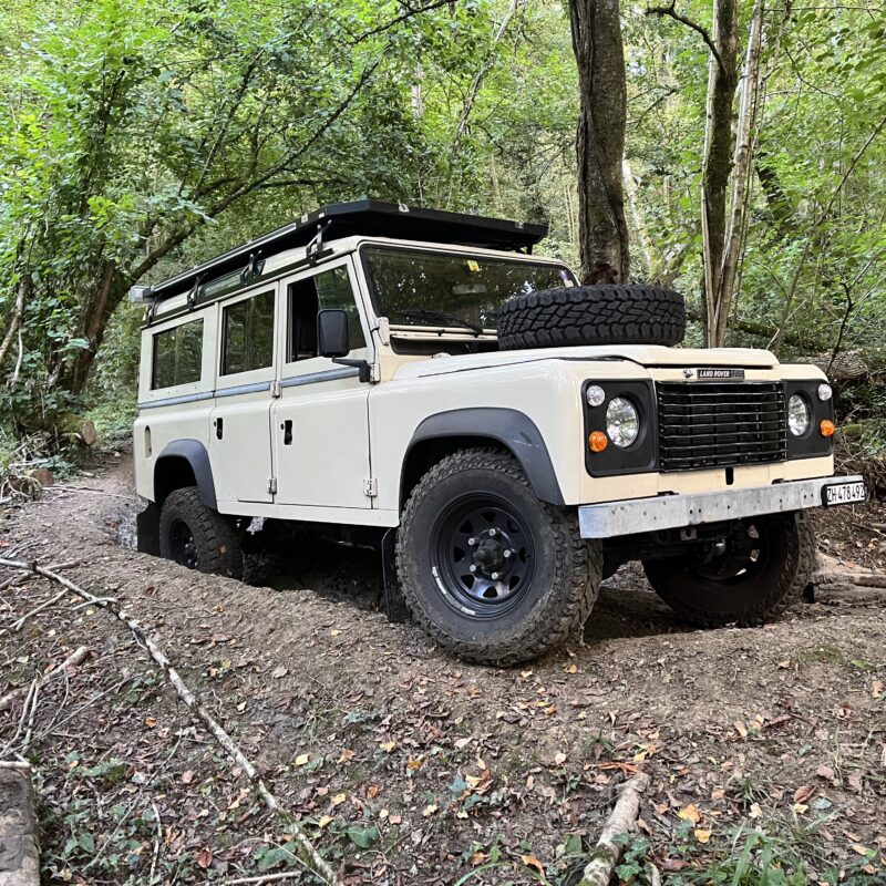 Land Rover 110 V8